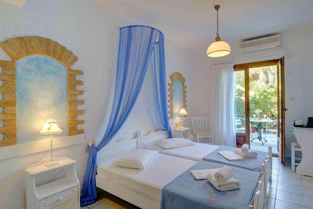 Hotel Agnadi - Horefto Quarto foto